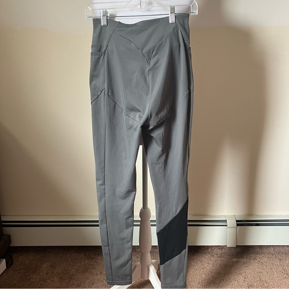 Gymshark Gray/Black Asymmetric Leggings size Medium - Picture 7 of 9